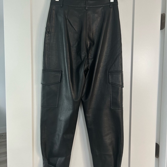 Aritzia Wilfred Modern Cargo Pant Vegan Leather Size 6 - Picture 5 of 7